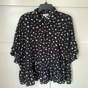 Umgee Sz Small‎ black and white dotted blouse EUC